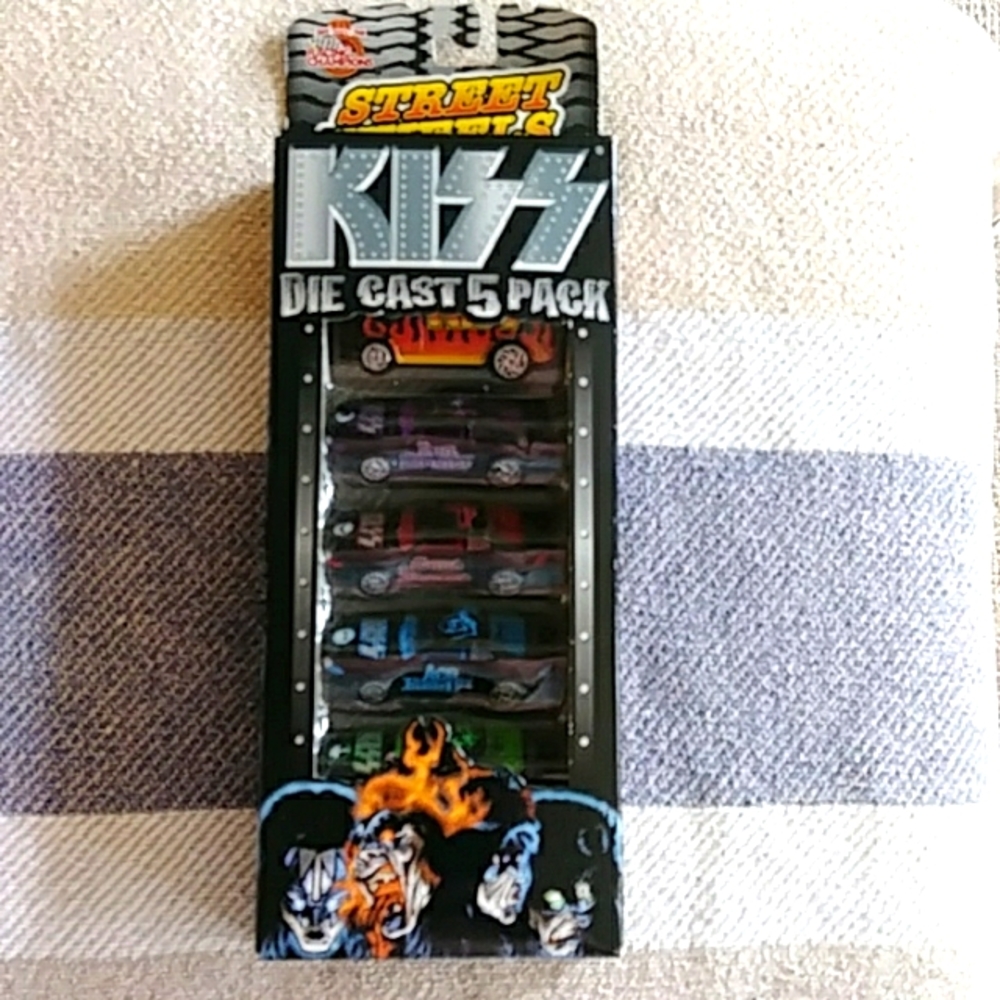 KISS BAND collectible Racing Champions Street Wheels cars
